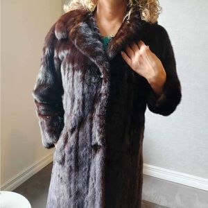 Women’s Mink Coat, Saks fifth Avenue. Brown fur, petite size, perfect vintage